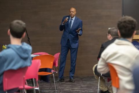 University Trustee George Gilmer '92 speaking to the Finance and Accounting Club to discuss and encourage insightful industry information regarding the finance and accounting fields.